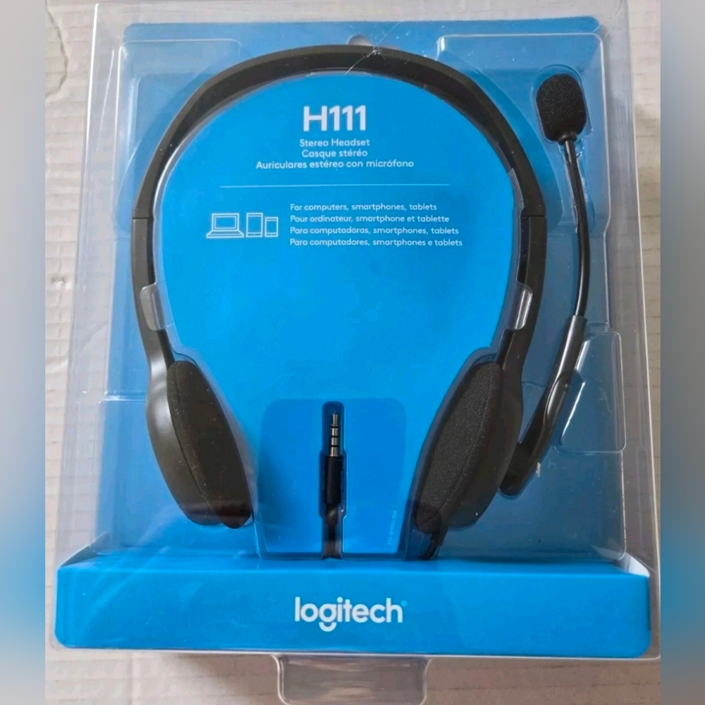 Logitech H111 Wired Headset Stereo Headphones with Noise Reduction Microphones